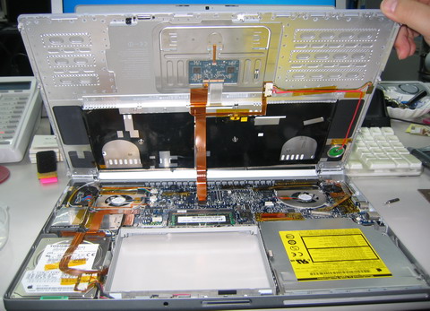 macbookpro-inside1.jpg